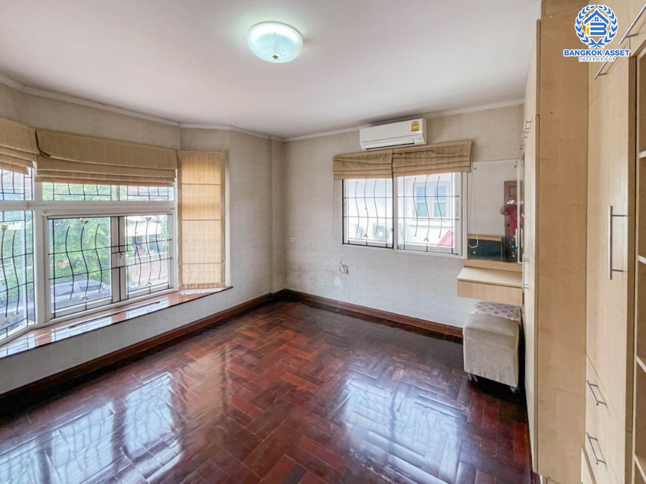 *****บ้านเดี่ยวมือสอง ม.ศุภาลัย ออคิดปาร์ค สุขาภิบาล5  เนื้อที่ 67 ตร.ว. ฟังก์ชัน 3 ห้องนอน 2 ห้องน้ำ จอดรถได้ 2 คัน บนทำเลเชื่อมต่อหลายเส้นทาง ถ.รามอินทรา ถ.สายไหม และถ.พหลโยธิน ใกล้สนามบินดอนเมือง ทางด่วน "รามอินทรา" และรถไฟฟ้าสายสีเขียว "สถานีสายหยุด"